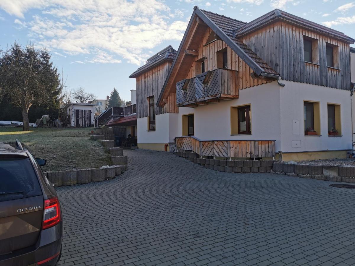 Ferienwohnung Und Pension Guertler Werdau Екстериор снимка